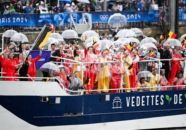 Openingsceremonie van de Olympische Spelen Parijs 2024: Team Belgium verlicht de Seine